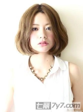 女生短发烫发发型 减龄干练ol随性自然