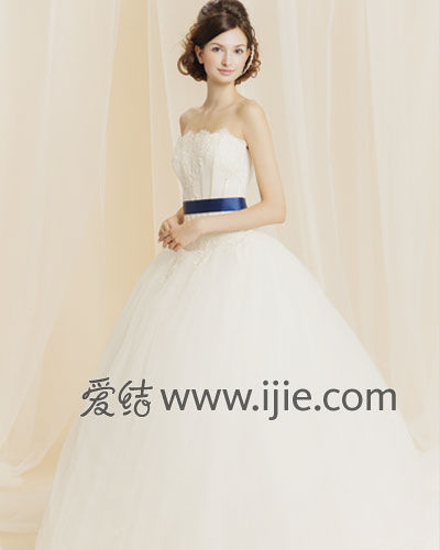 婚纱是现代_婚纱情侣头像