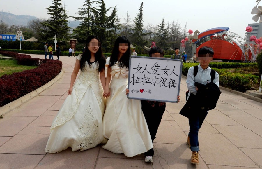 婚纱女同_女同情侣头像(3)