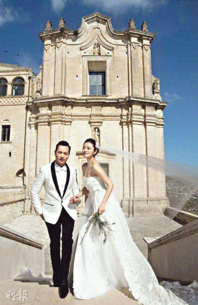 安以轩黑婚纱_安以轩婚纱