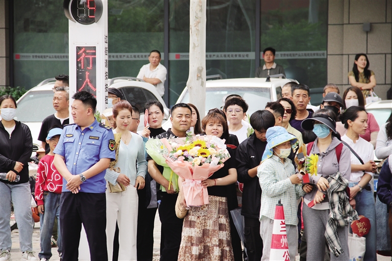 Warmth fills Jincheng, fully supporting the college entrance exam. All forces in our city unite to safeguard the students' dreams