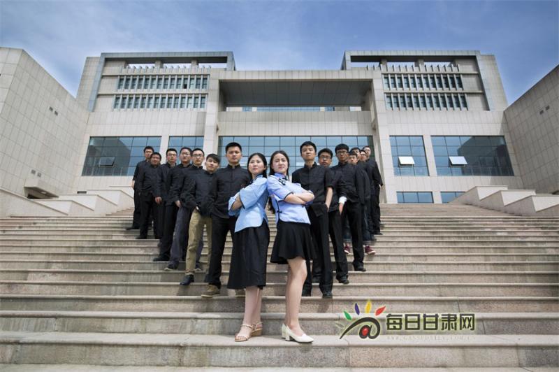 【毕业季】兰州财经大学校花唯美出镜:汉服飘逸 清纯优雅