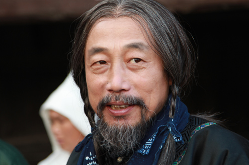 《借问英雄何处》走红 孙海英痞气表演引争议