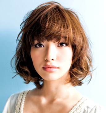 2012秋冬短发 击破脸型缺陷