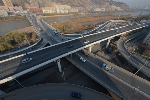 兰州市小西湖立交桥今日通车