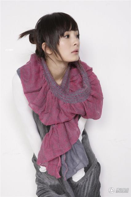 杨幂十年前旧照曝光 星光全无似网购模特