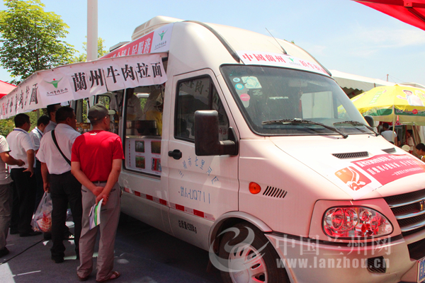 流动牛肉面餐车