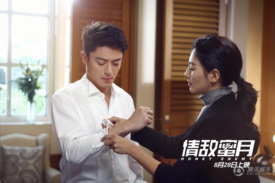 《情敌蜜月》提档8.28 张雨绮霍建华相爱相杀