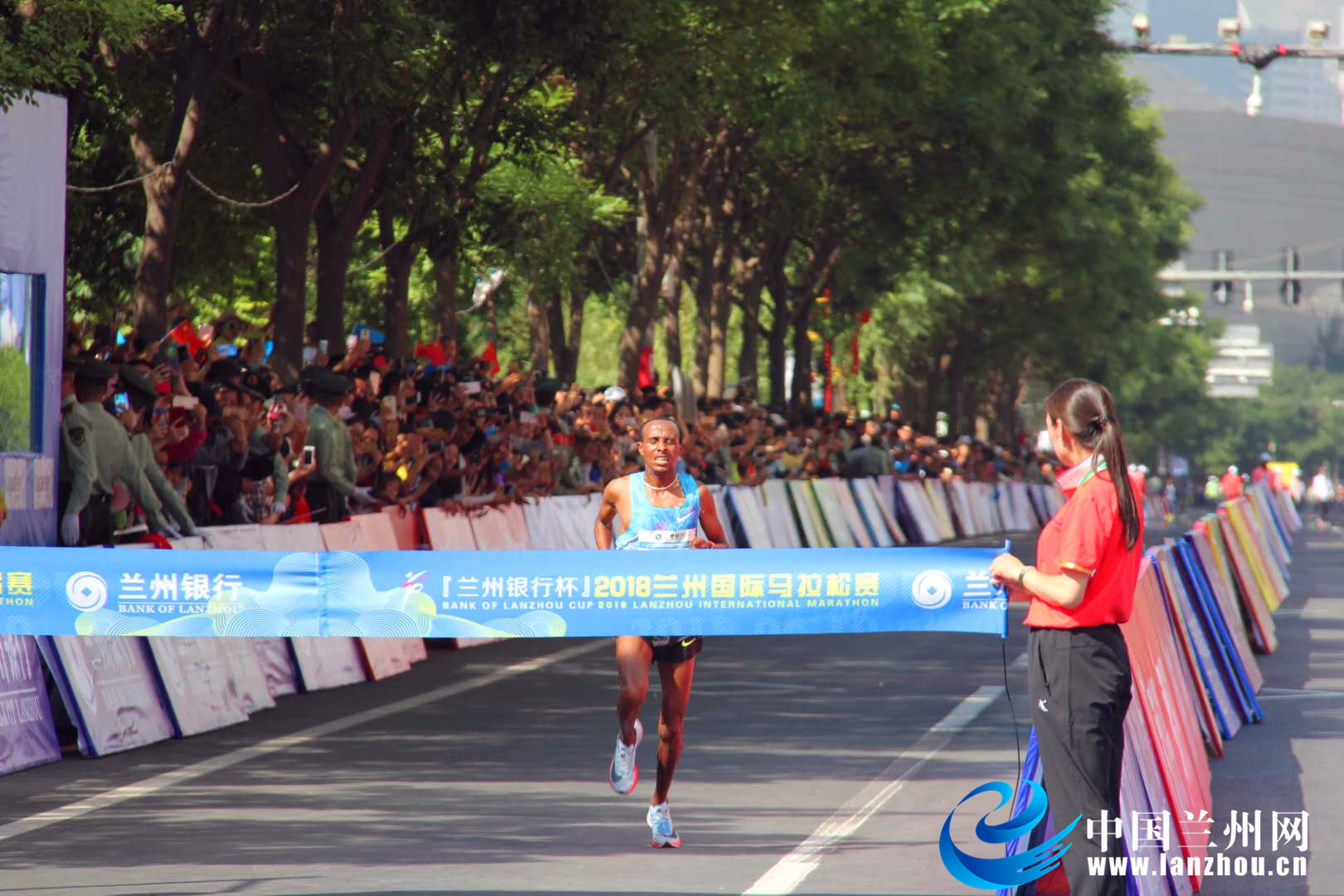 四万健儿逐梦金城 2018兰州国际马拉松赛激情开跑