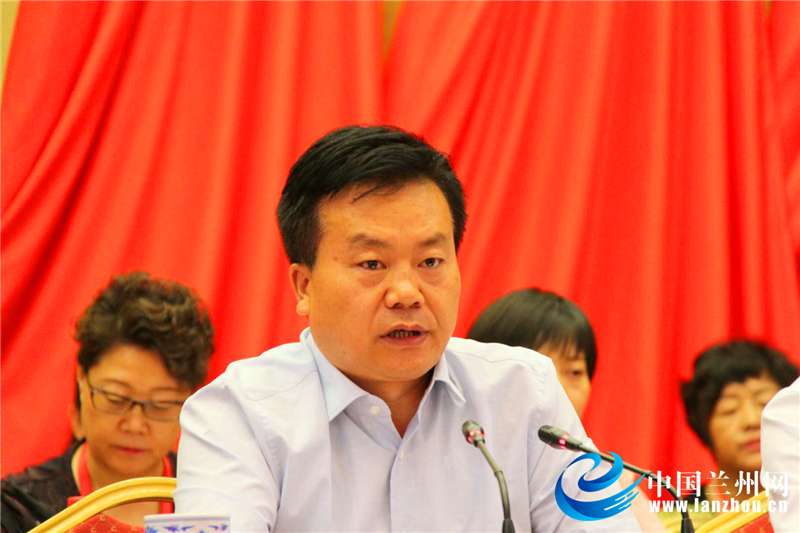 兰州市委副书记,市委政法委书记赵爱出席会议并讲话.王彦达 摄