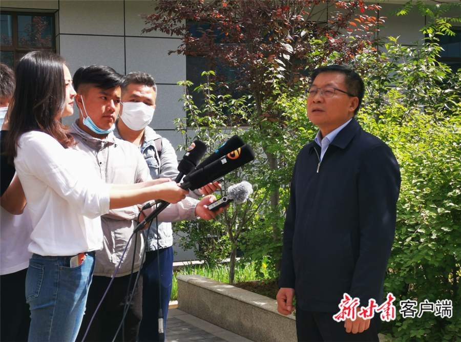 兰州市委副书记,市长张伟文接受媒体集中采访