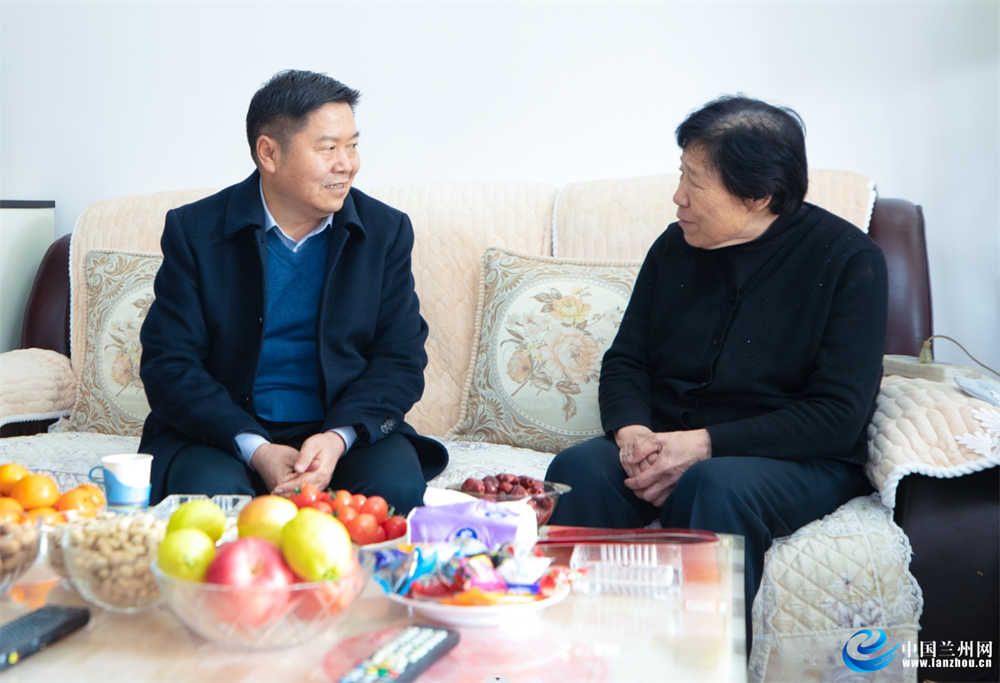 中国石油兰州石化公司领导班子走访慰问送温暖