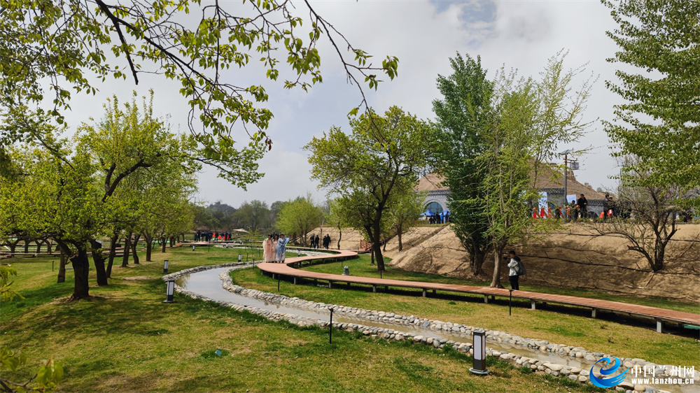 兰州新区"临港中川"史喇口乡村旅游景区开门迎客