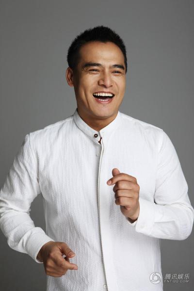 演员黑子写真曝光 黑白系彰显熟男范儿