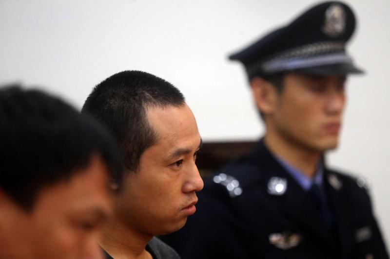 北京3名被告人戴头盔上庭 法院称考虑安全-法院-中国兰州网-新闻中心